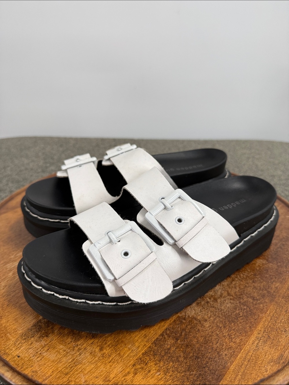 Madden Girl Sandal Wm 8 M Dizzyy Platform Slide Double Buckle Chunky Black White